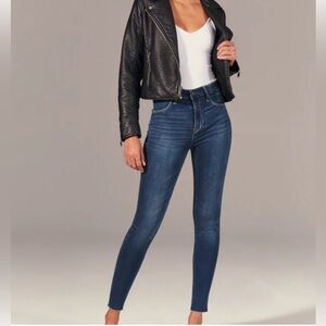 Abercrombie & Fitch Simone High Rise Crop Jean size 27